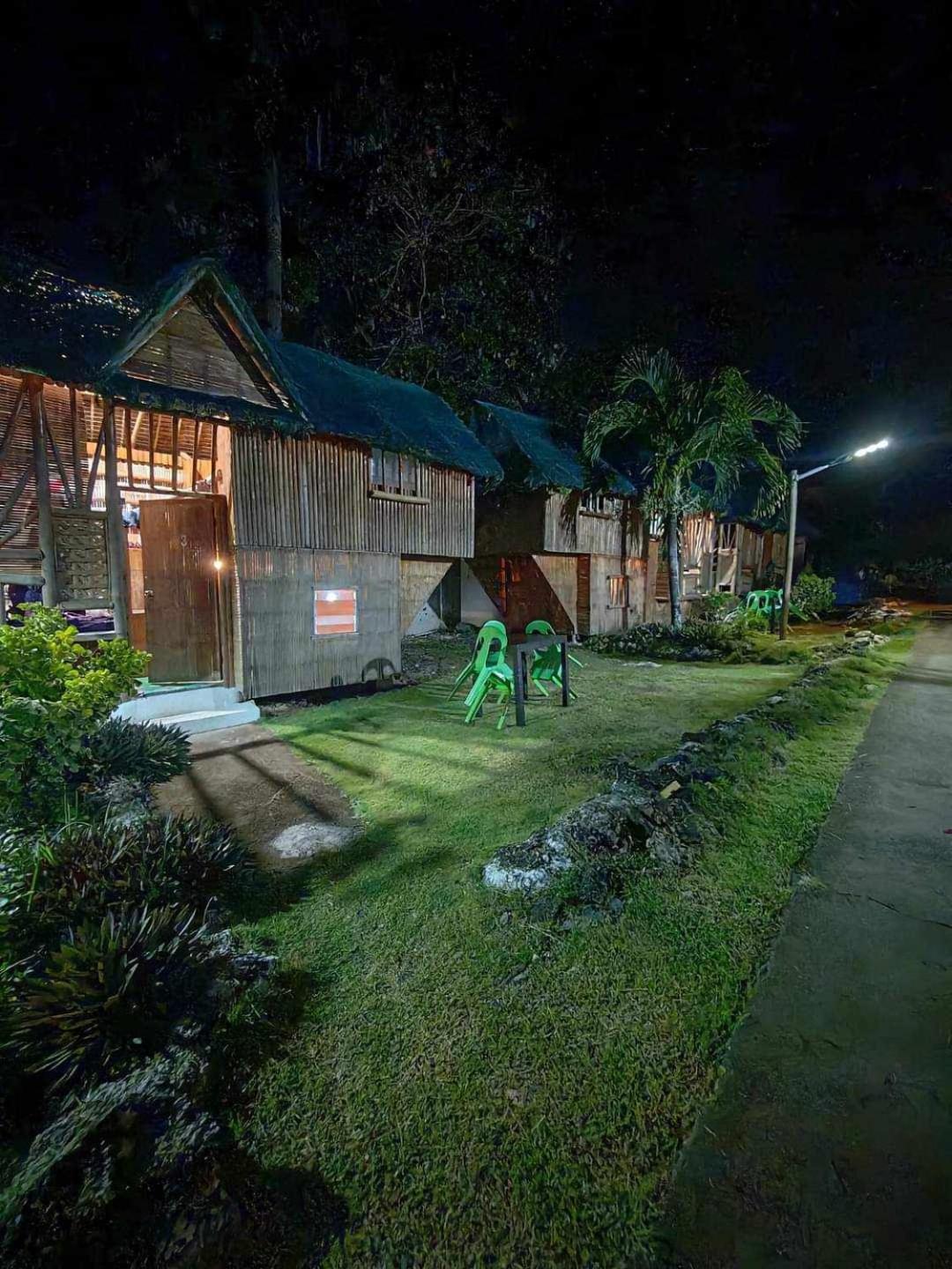 Nirvana Bamboo Houses & Dive Resort Моалбоал Екстер'єр фото