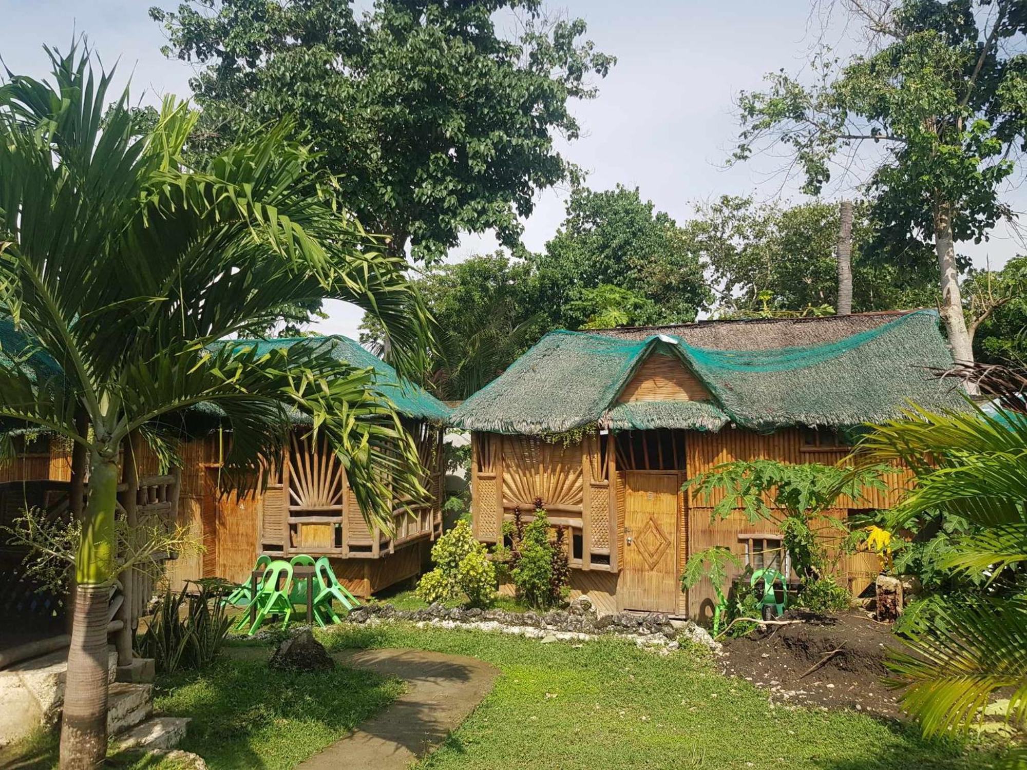 Nirvana Bamboo Houses & Dive Resort Моалбоал Екстер'єр фото