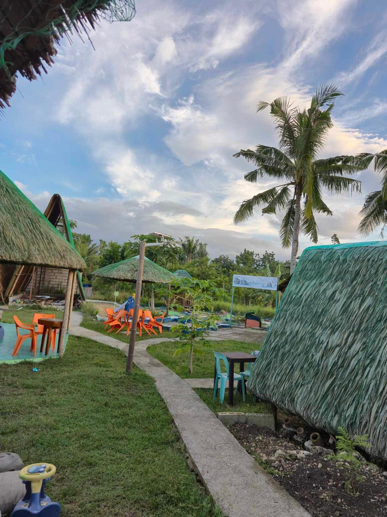 Nirvana Bamboo Houses & Dive Resort Моалбоал Екстер'єр фото